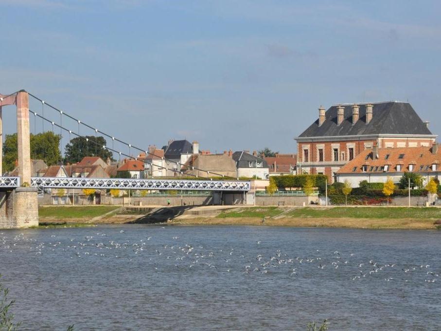 Le Prieure Saint Agnan Hotel Cosne-Cours-Sur-Loire Exterior photo