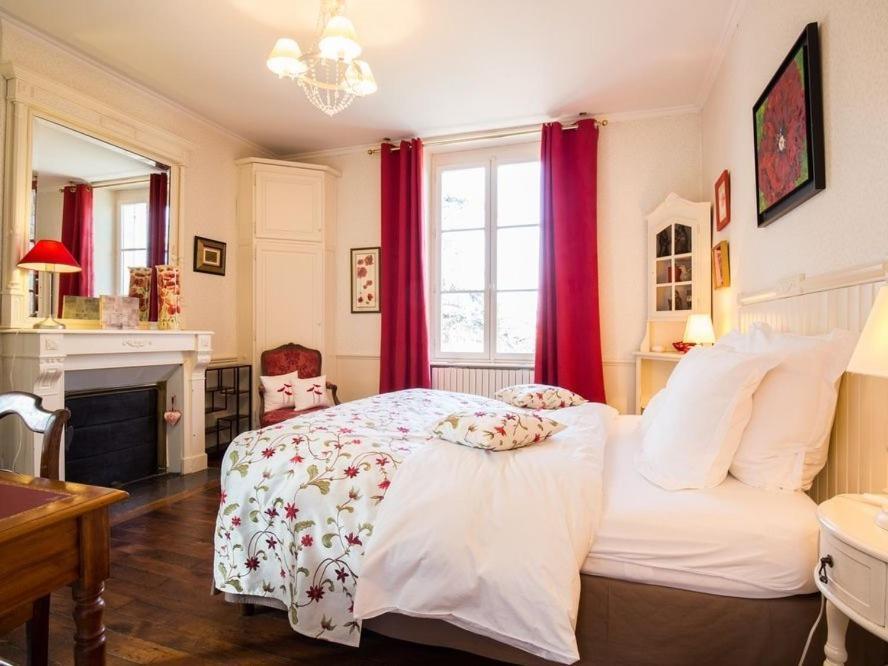 Le Prieure Saint Agnan Hotel Cosne-Cours-Sur-Loire Room photo